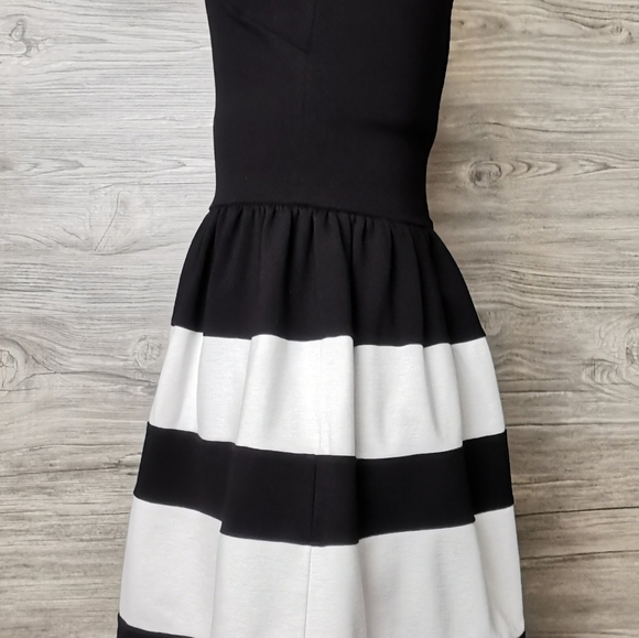 SIZE XS LOVE...ADY, Fit & Flare Black & White Party Dress EUC - Picture 6 of 9